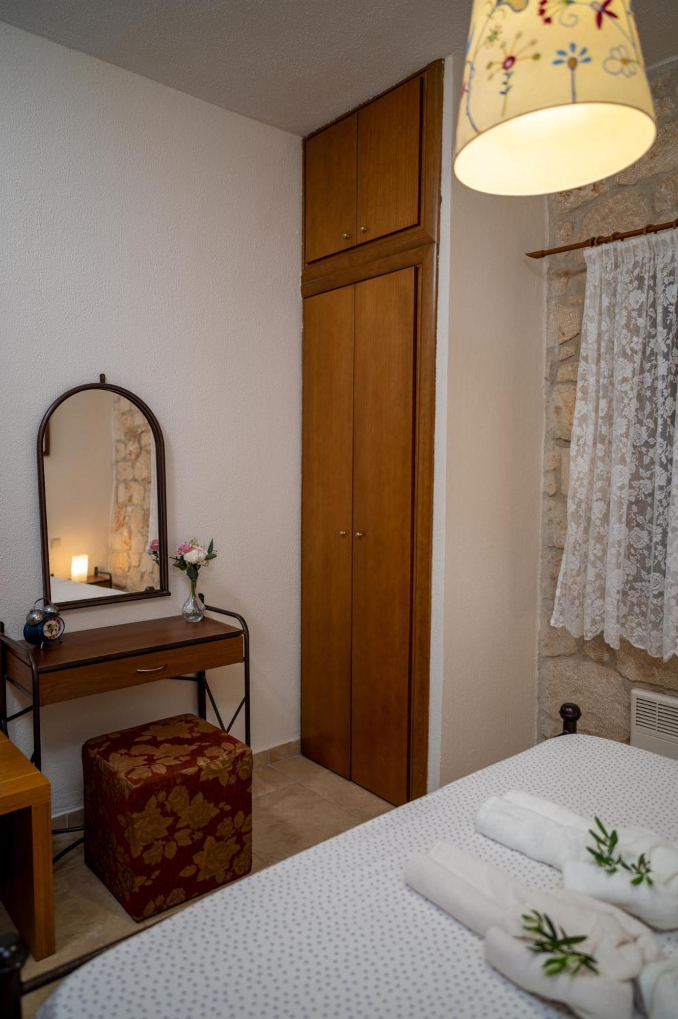 Jordan'S Stone House Villa Siviri Bagian luar foto