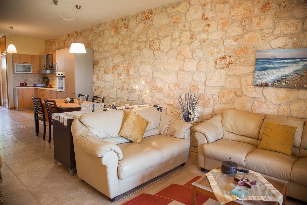Jordan'S Stone House Villa Siviri Bagian luar foto